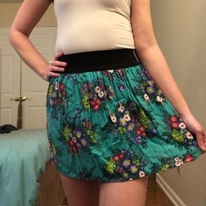 🚫SOLD🚫 Body Central Floral Mini Skirt
